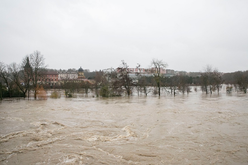 Floods in Pamplona, Spain, 10 December 2021. Credit: Ayuntamiento de Pamplona